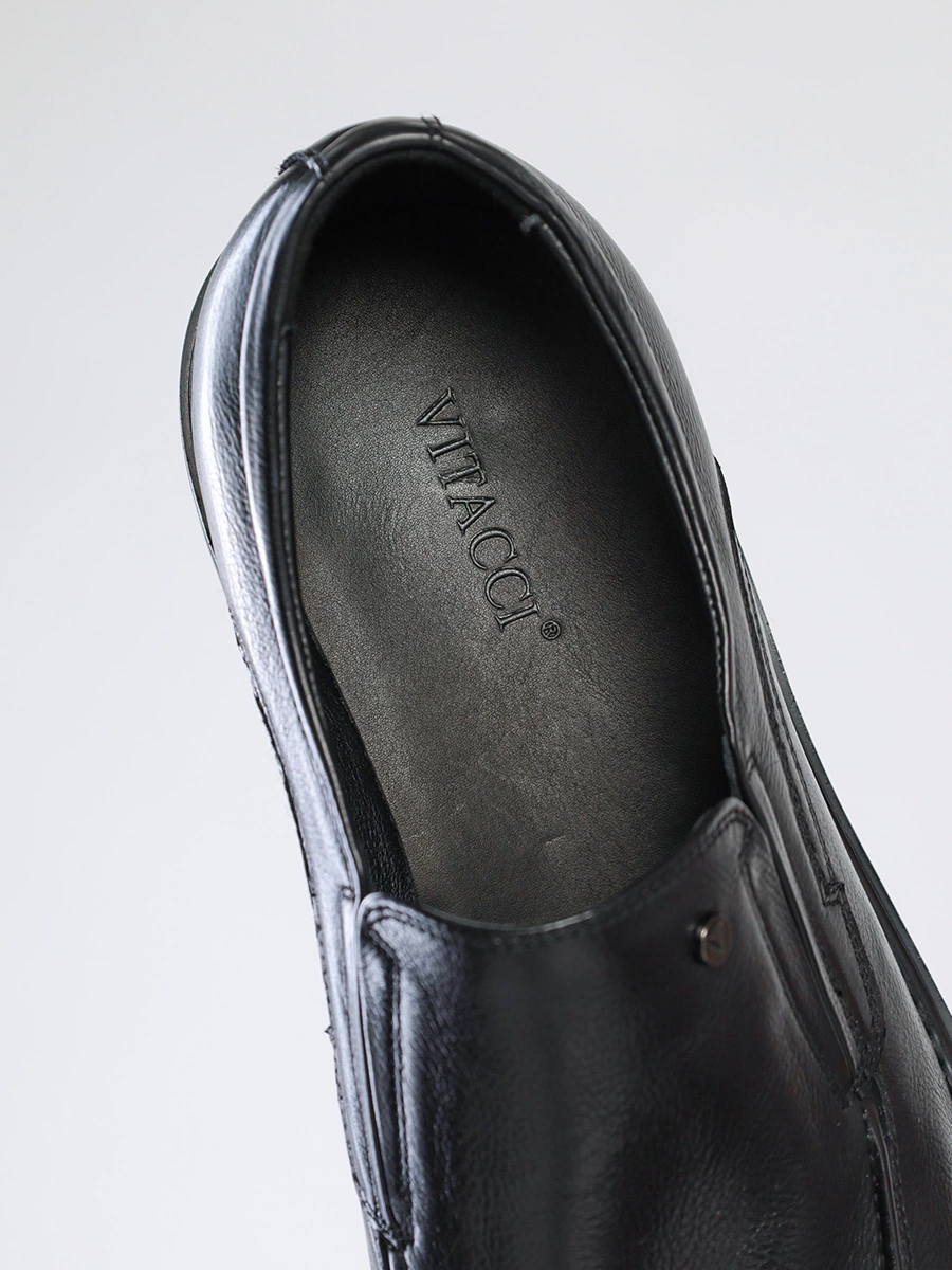 Туфли черного цвета с эластичными вставками